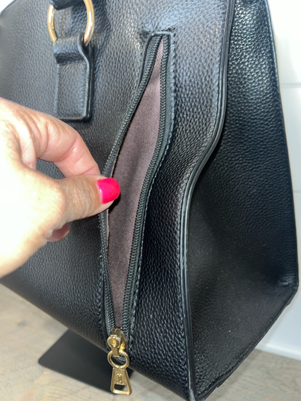 Jessie James Dina Concealed Bag - Black Satchel - Picture 4 of 8